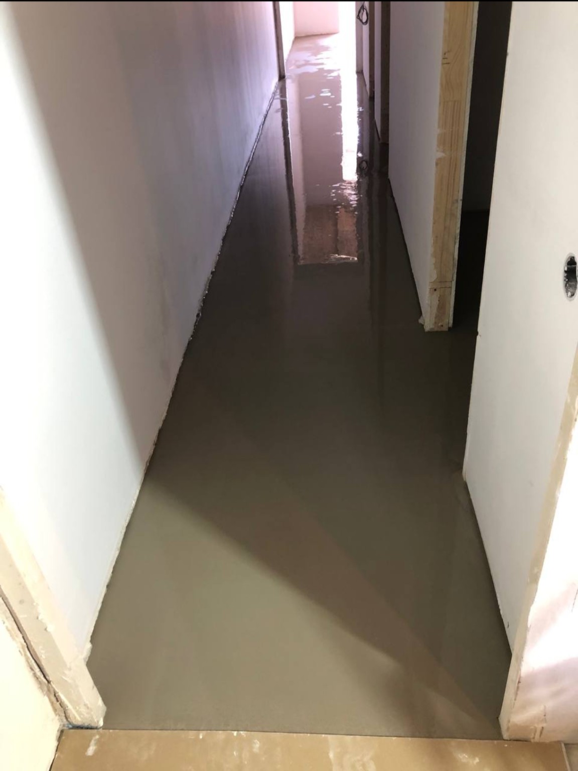 Surface freshly covered with self-leveling compound